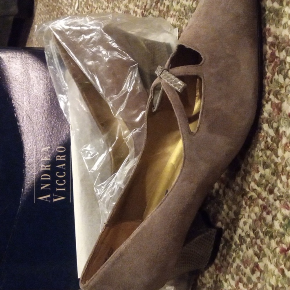 Andrea Viccaro Women's Heel Size 10